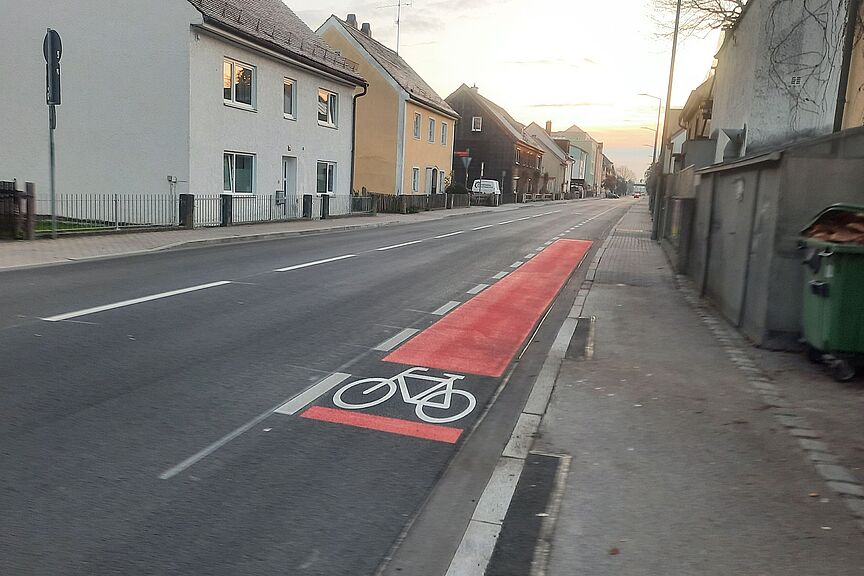 Schutzstreifen-Fragment Dr.-von-Daller-Straße in Freising Schutzstreifen-Fragment Dr.-von-Daller-Straße in Freising