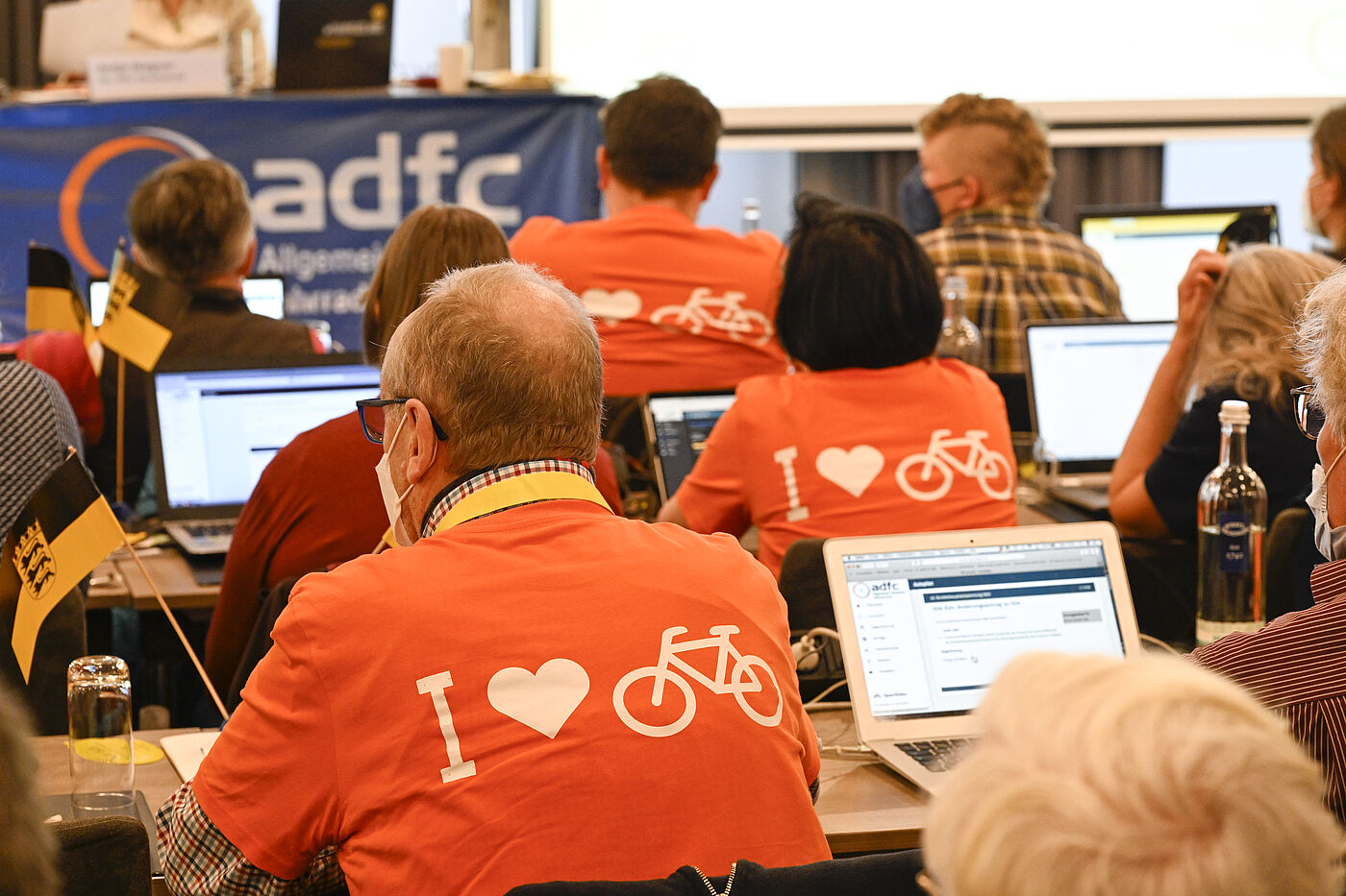I love Fahrrad - die Botschaft wurde auf der ADFC-Bundeshauptversammlung 2022 besonders deutlich. I love Fahrrad - die Botschaft wurde auf der ADFC-Bundeshauptversammlung 2022 besonders deutlich.