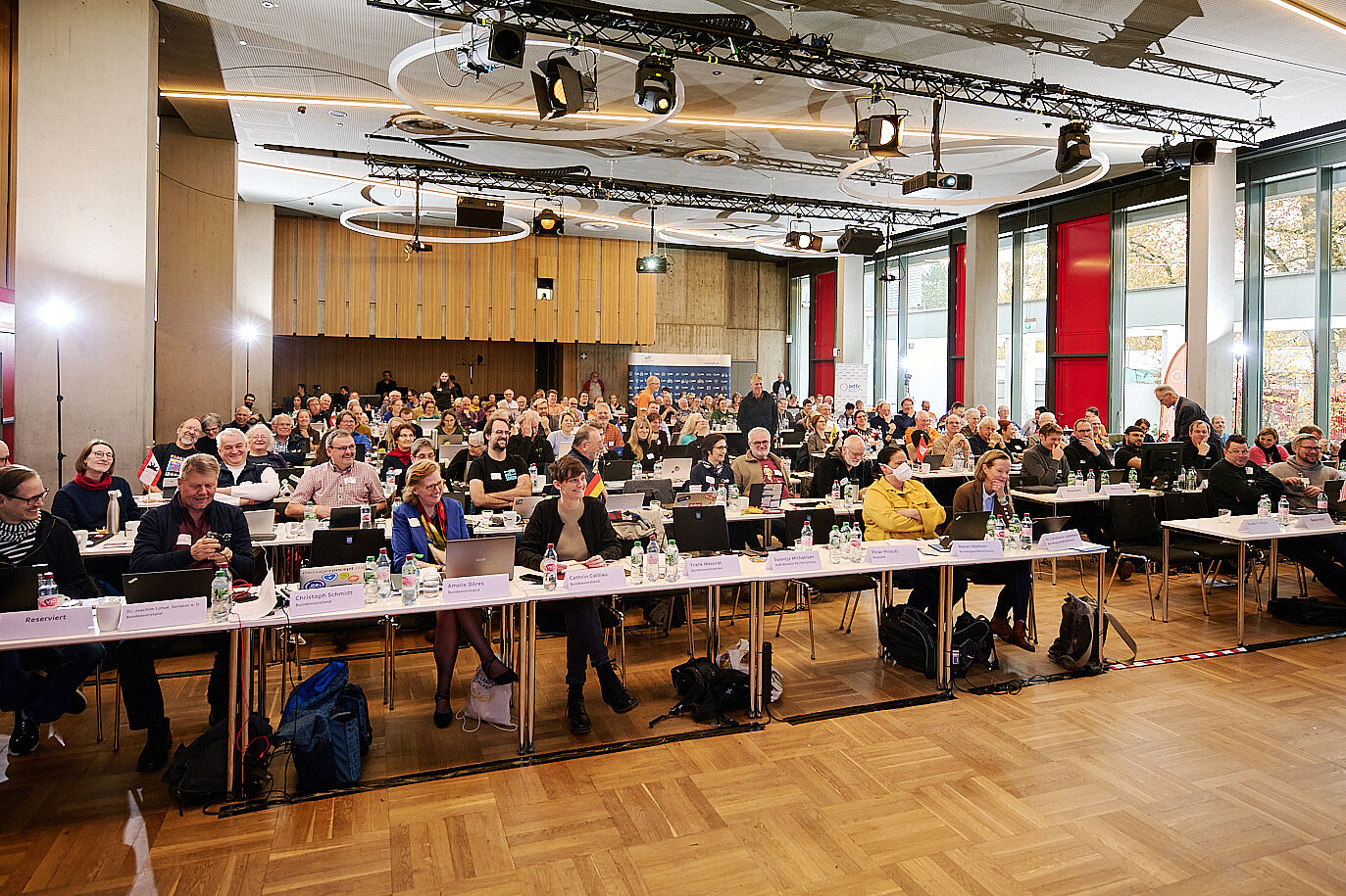 Impression von der ADFC-Bundeshauptversammlung 2024 Blick in den gut gefüllten Sitzungssaal während der ADFC-Bundeshauptversammlung 2024.