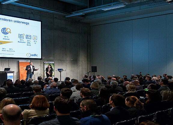 Präsentation der ADFC-Radreiseanalyse auf der Internationalen Tourismusmesse ITB in Berlin. Präsentation der ADFC-Radreiseanalyse auf der Internationalen Tourismusmesse ITB in Berlin.
